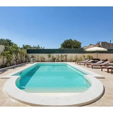San Teodoro Villa *